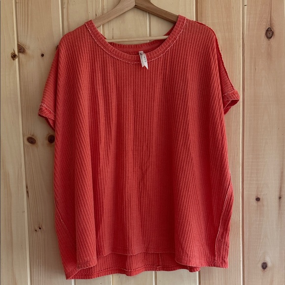 Seven7 Vibrant Coral Short Sleeve Top - Picture 1 of 4